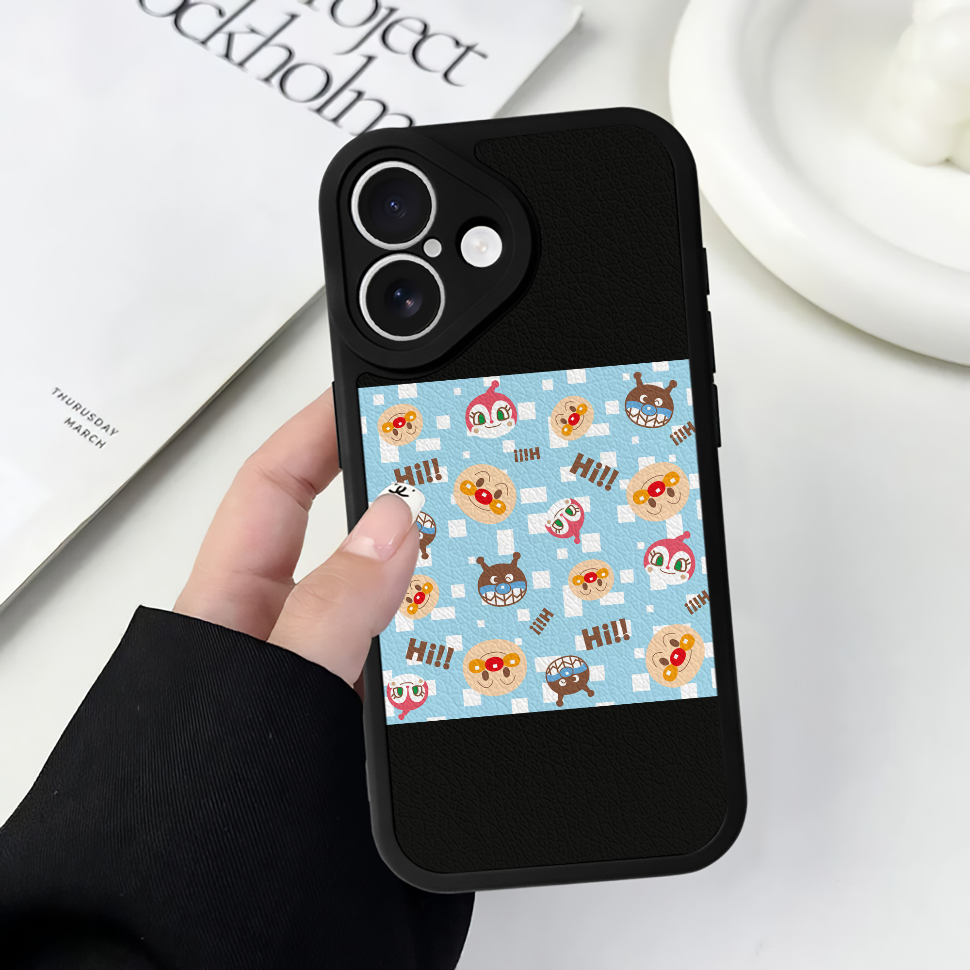 （画像用） アンパンマン Anpanman 【iPhone 16シリーズ対応】シリコンスマホケース（レザー調） 材質：シリコン